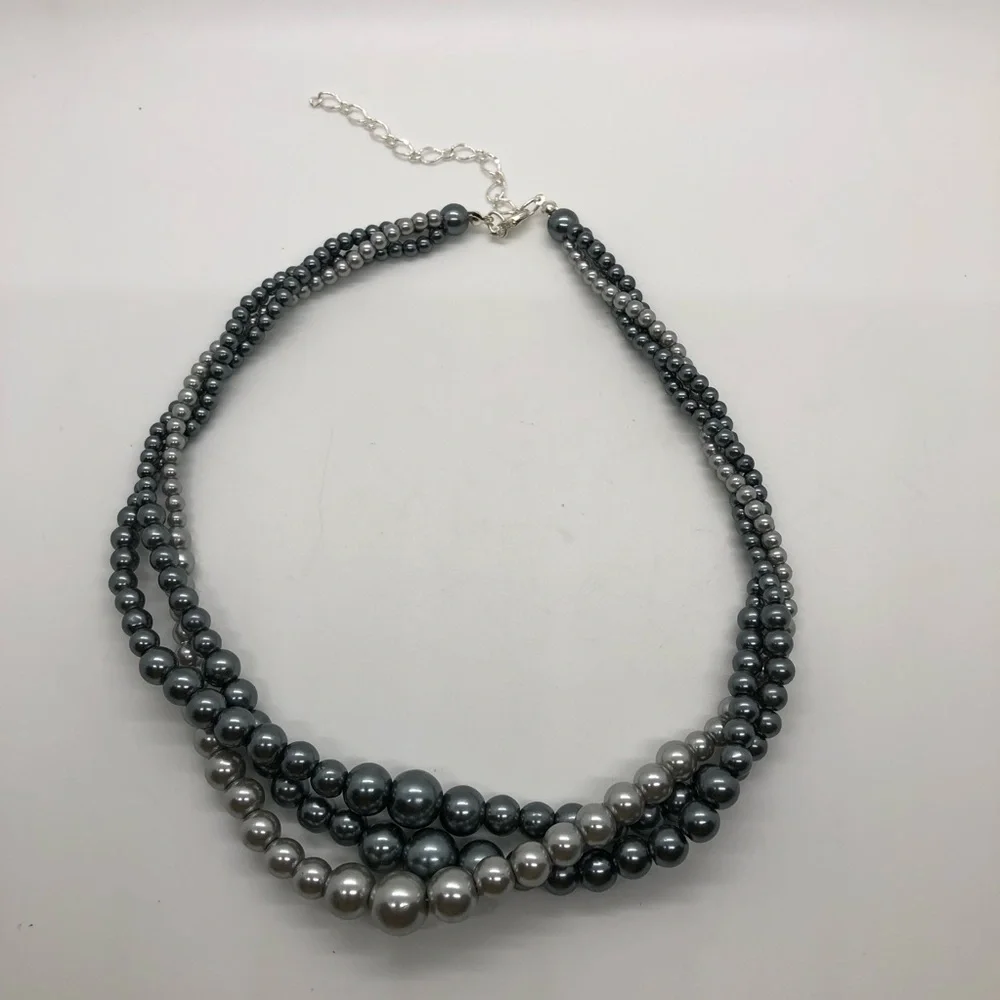 Triple strand 17” faux pearl necklace grey silver 3” extender - Picture 6 of 7
